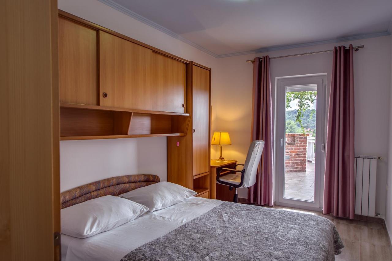 Apartments Bajcic Kampor ภายนอก รูปภาพ