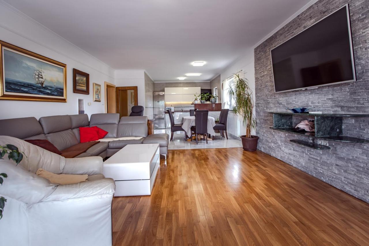 Apartments Bajcic Kampor ภายนอก รูปภาพ
